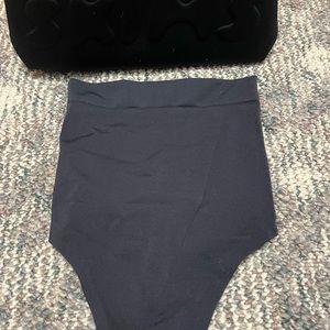 Skims core control thong